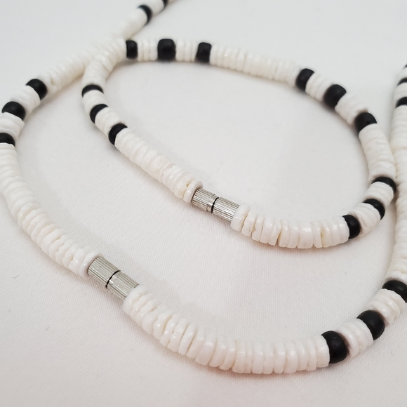 Puka Seashell White & Black Necklace & Bracelet - Picture 3 of 4